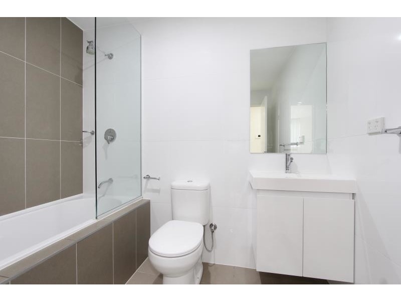 8-12 Linden Street, Toongabbie NSW 2146